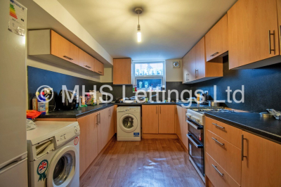 Thumbnail photo of 5 Bedroom Mid Terraced House in 25 Hessle Mount, Leeds, LS6 1EP