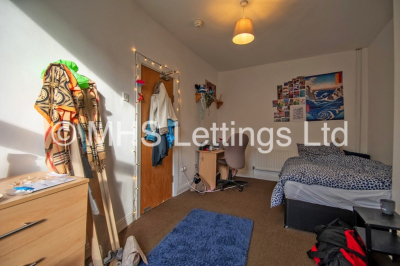 Thumbnail photo of 5 Bedroom Mid Terraced House in 25 Hessle Mount, Leeds, LS6 1EP