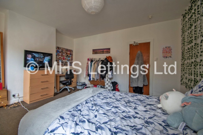 Thumbnail photo of 5 Bedroom Mid Terraced House in 25 Hessle Mount, Leeds, LS6 1EP