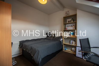 Thumbnail photo of 5 Bedroom Mid Terraced House in 25 Hessle Mount, Leeds, LS6 1EP