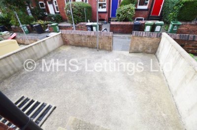 Thumbnail photo of 5 Bedroom Mid Terraced House in 25 Hessle Mount, Leeds, LS6 1EP