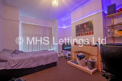 Thumbnail photo of 5 Bedroom Mid Terraced House in 25 Hessle Mount, Leeds, LS6 1EP