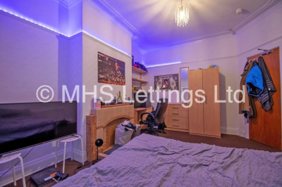 Thumbnail photo of 5 Bedroom Mid Terraced House in 25 Hessle Mount, Leeds, LS6 1EP