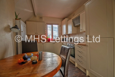 Thumbnail photo of 3 Bedroom Flat in Flat D, Regent Lodge, Leeds, LS6 2DZ