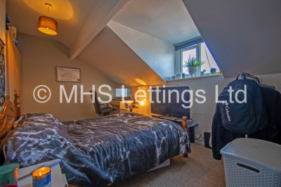 Thumbnail photo of 5 Bedroom Mid Terraced House in 162 Ash Road, Leeds, LS6 3HD