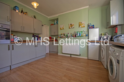 Thumbnail photo of 5 Bedroom Mid Terraced House in 162 Ash Road, Leeds, LS6 3HD