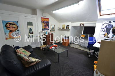 Thumbnail photo of 10 Bedroom Mid Terraced House in 7 Moorland Road, Leeds, LS6 1AL
