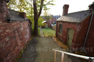Thumbnail photo of 10 Bedroom Mid Terraced House in 7 Moorland Road, Leeds, LS6 1AL