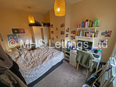 Thumbnail photo of 5 Bedroom Mid Terraced House in 8 Beechwood Crescent, Leeds, LS4 2LL