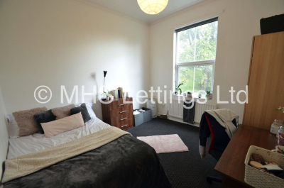 Thumbnail photo of 8 Bedroom Mid Terraced House in 20 Hyde Park Terrace, Leeds, LS6 1BJ