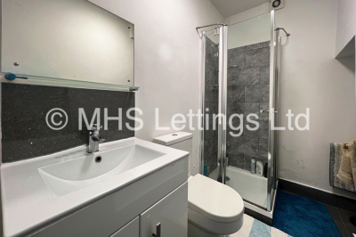 Thumbnail photo of 8 Bedroom Mid Terraced House in 20 Hyde Park Terrace, Leeds, LS6 1BJ