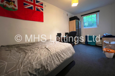 Thumbnail photo of 8 Bedroom Mid Terraced House in 20 Hyde Park Terrace, Leeds, LS6 1BJ