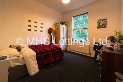 Thumbnail photo of 8 Bedroom Mid Terraced House in 20 Hyde Park Terrace, Leeds, LS6 1BJ