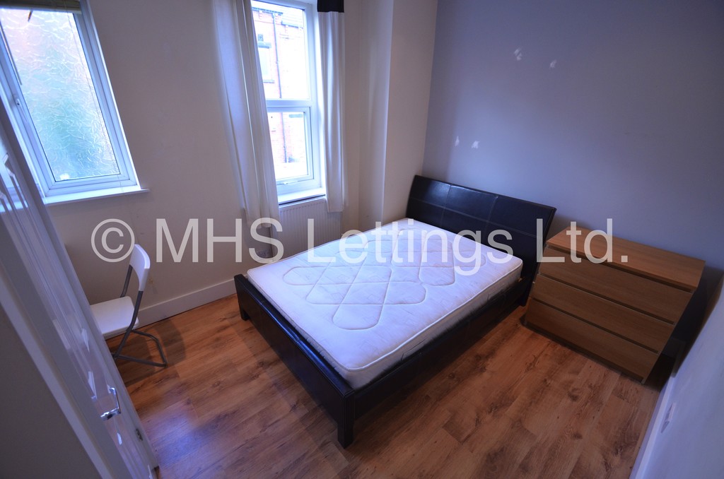 Room 4, 36 Hartley Grove, Leeds, LS6 2LD