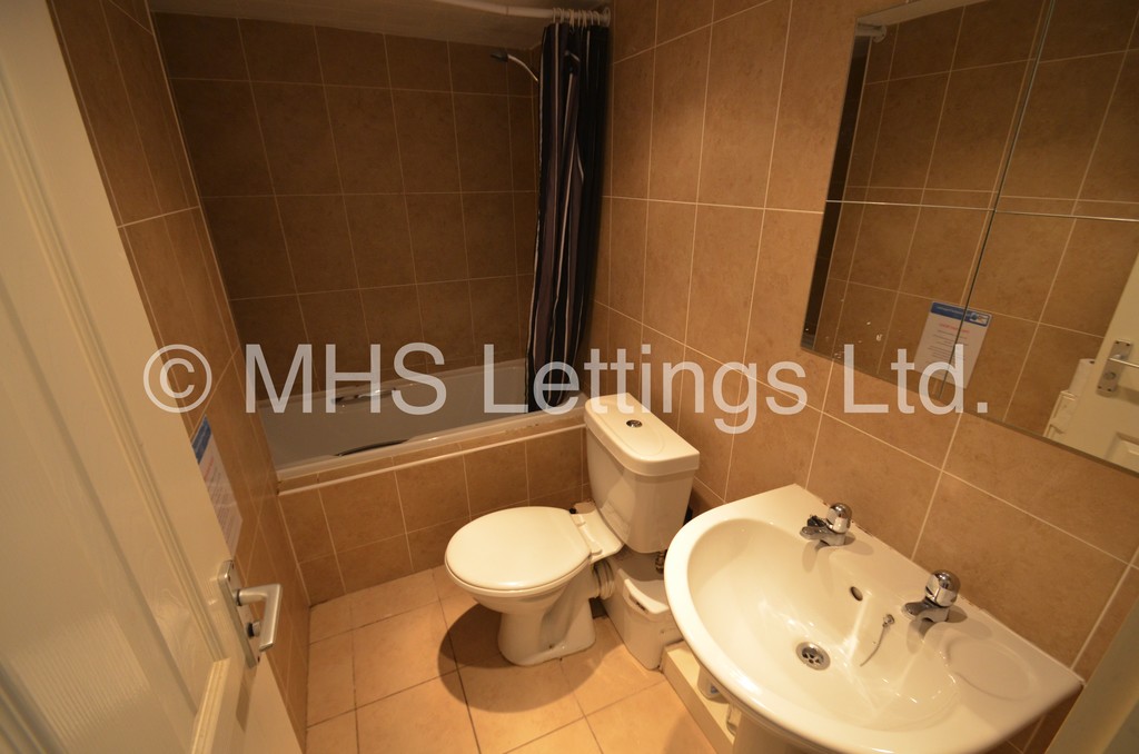 Photo of 1 Bedroom Shared House in Room 3, 36 Hartley Grove, Leeds, LS6 2LD
