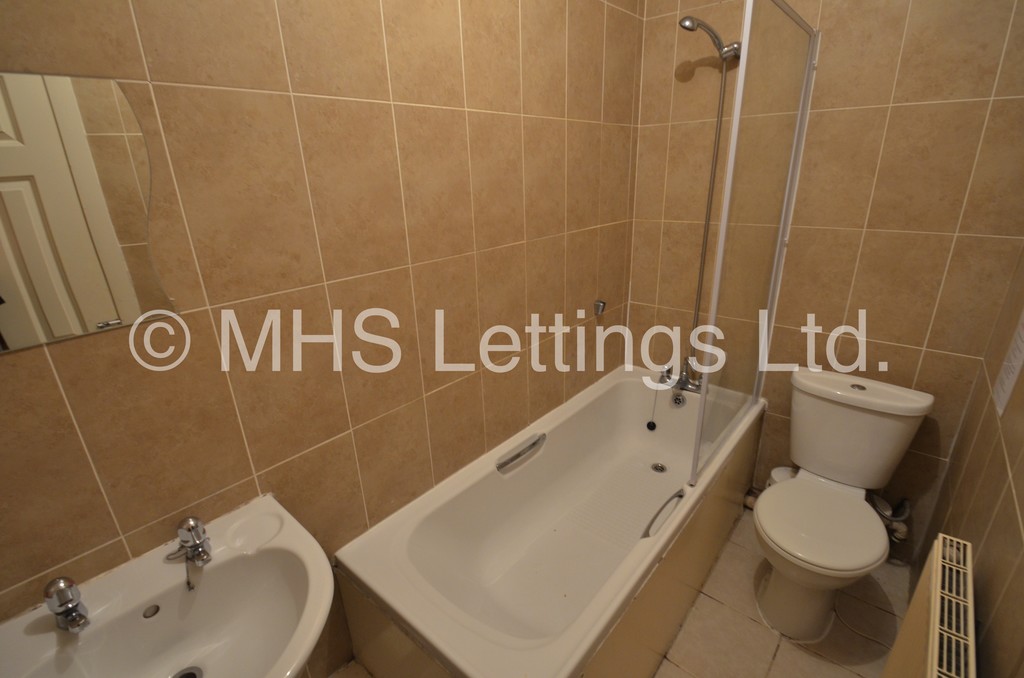 Photo of 1 Bedroom Shared House in Room 3, 36 Hartley Grove, Leeds, LS6 2LD