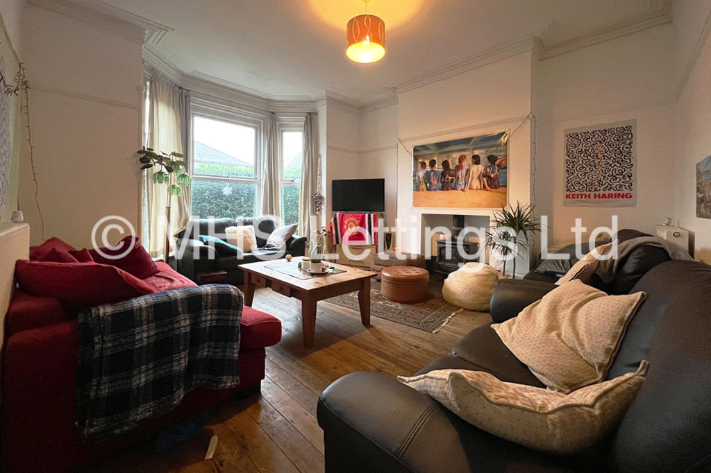 Photo of 7 Bedroom Mid Terraced House in 139 Brudenell Road, Leeds, LS6 1LS