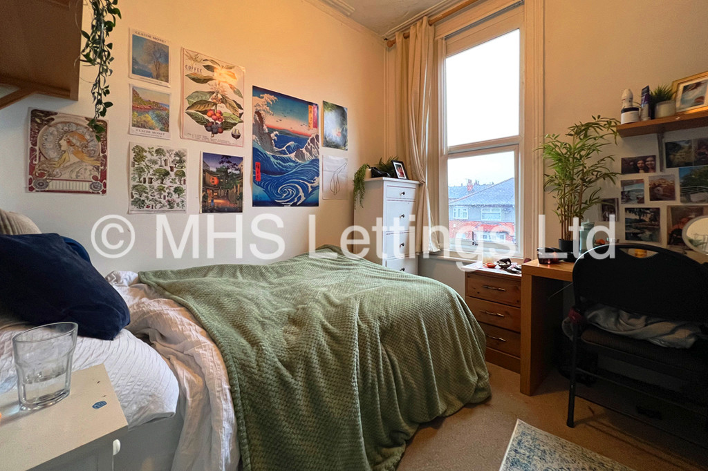 Photo of 7 Bedroom Mid Terraced House in 139 Brudenell Road, Leeds, LS6 1LS