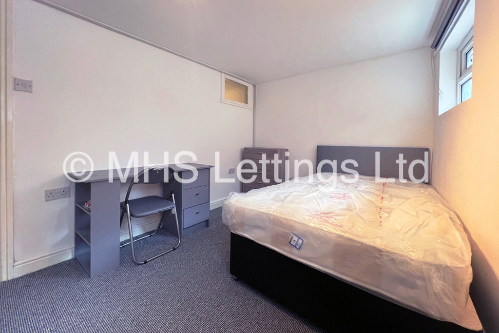 Photo of 2 Bedroom Flat in 1 Brookfield Place, Leeds, LS6 4EH