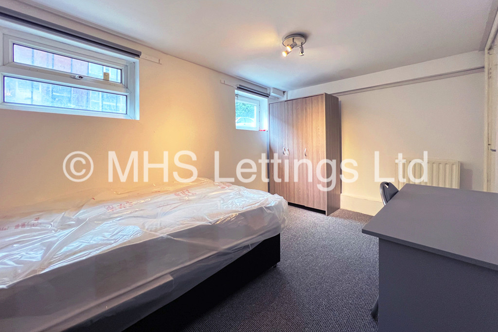 Photo of 2 Bedroom Flat in 1 Brookfield Place, Leeds, LS6 4EH