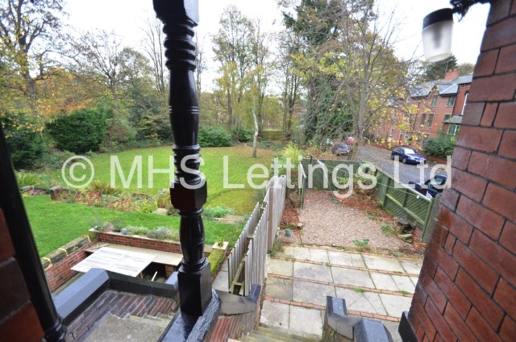 Photo of 2 Bedroom Ground Floor Flat in 1 Brookfield Place, Leeds, LS6 4EH
