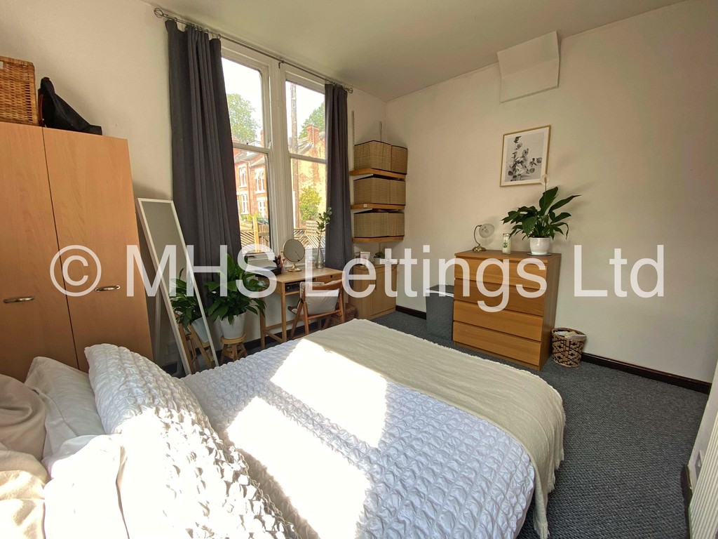 Photo of 2 Bedroom Flat in 3 Brookfield Place, Leeds, LS6 4EH