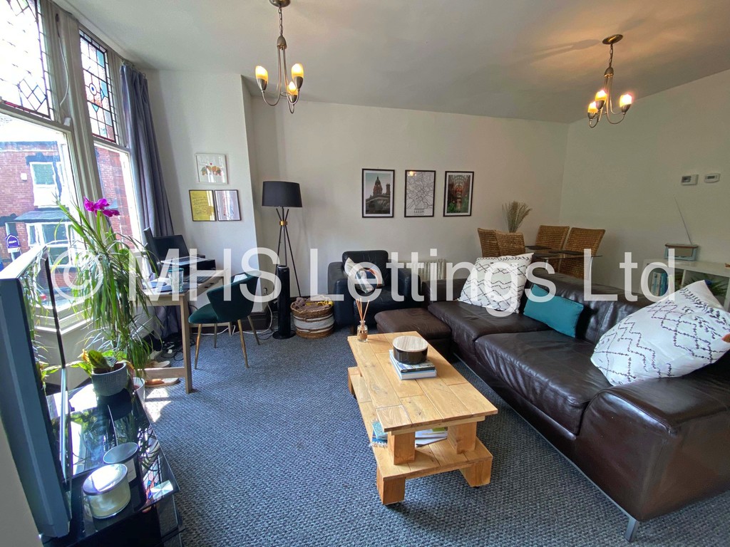 Photo of 2 Bedroom Flat in 3 Brookfield Place, Leeds, LS6 4EH