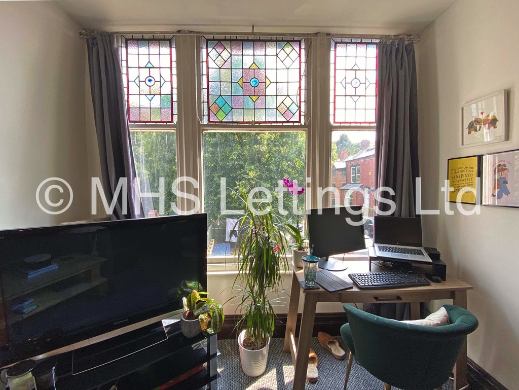 Photo of 2 Bedroom Flat in 3 Brookfield Place, Leeds, LS6 4EH