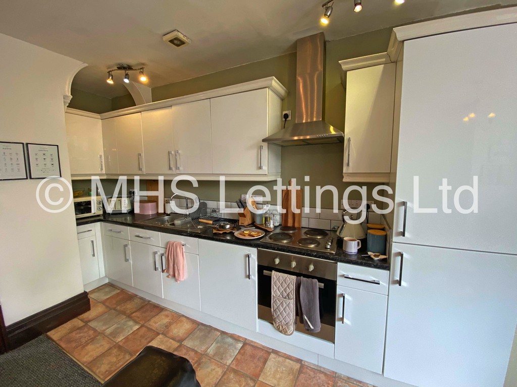 Photo of 2 Bedroom Flat in 3 Brookfield Place, Leeds, LS6 4EH