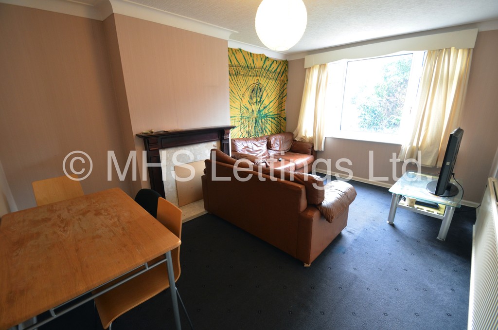 Photo of 3 Bedroom Semi-Detached House in 107 Becketts Park Crescent, Leeds, LS6 3PF
