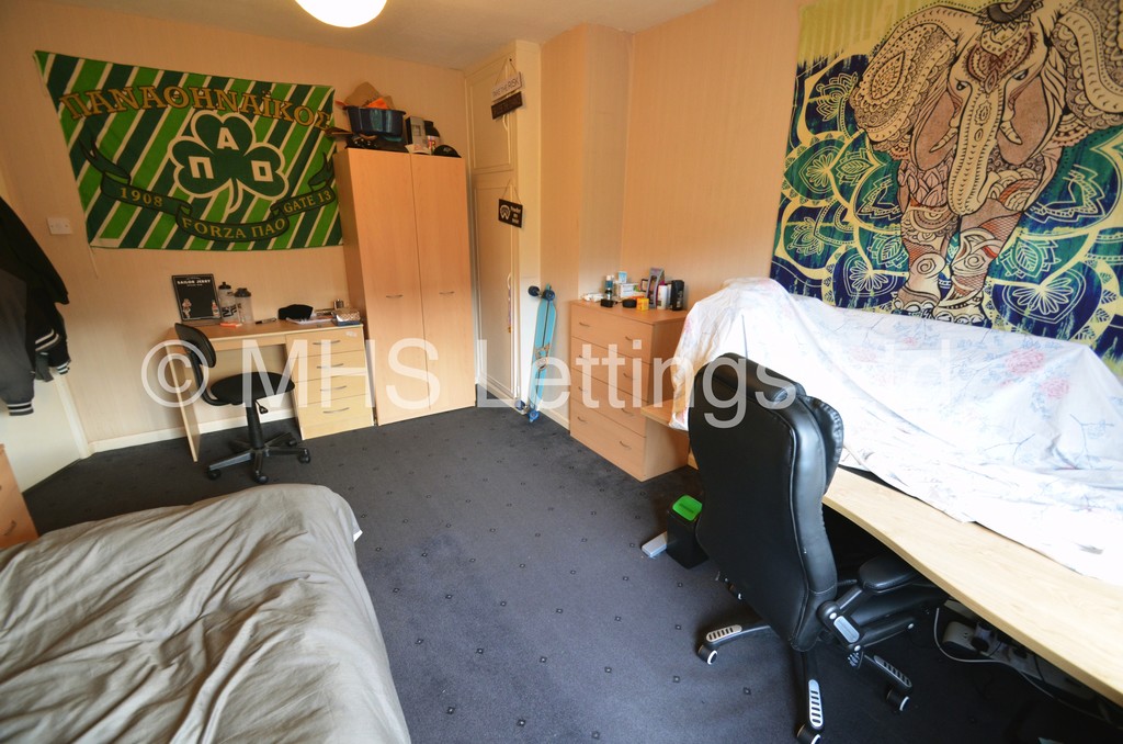 Photo of 3 Bedroom Semi-Detached House in 107 Becketts Park Crescent, Leeds, LS6 3PF
