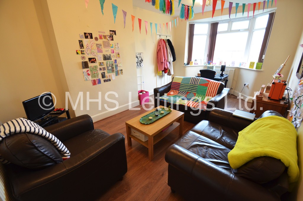 Photo of 3 Bedroom Semi-Detached House in 130 Eden Crescent, Leeds, LS4 2TR