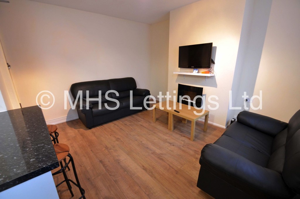 Photo of 2 Bedroom Mid Terraced House in 33 Harold View, Leeds, LS6 1PP