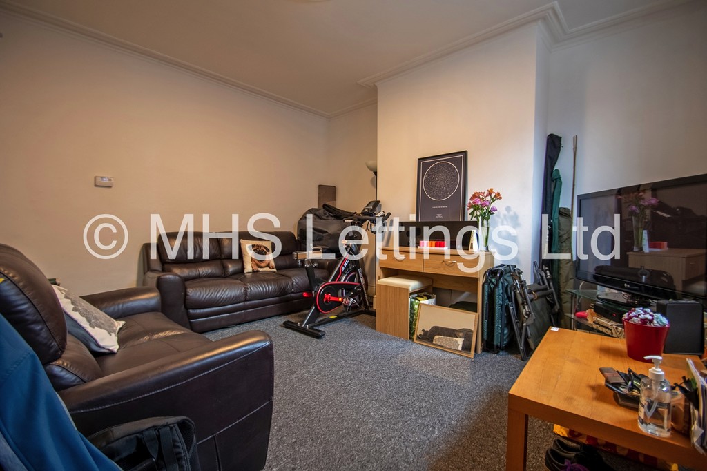 Photo of 2 Bedroom Mid Terraced House in 36 Harold Grove, Leeds, LS6 1PH