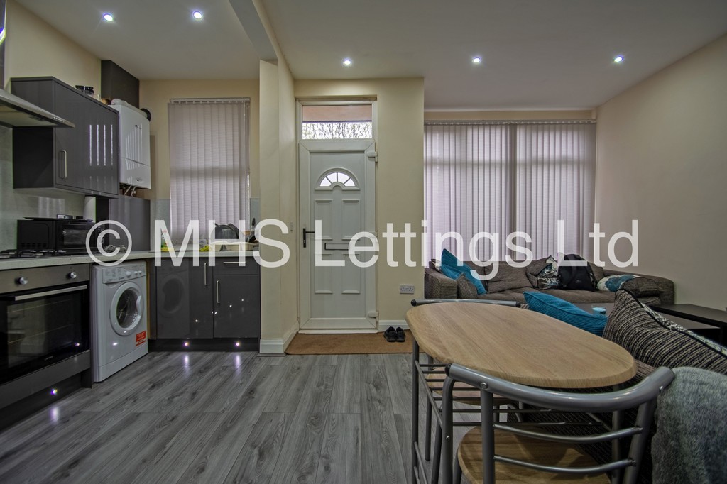 Photo of 2 Bedroom Mid Terraced House in 5 Stanmore Avenue, Leeds, LS4 2RP