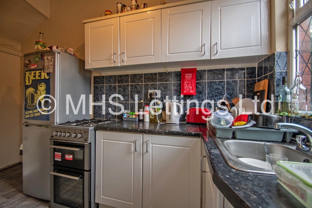 Photo of 3 Bedroom Mid Terraced House in 18 Brudenell Street, Leeds, LS6 1HJ