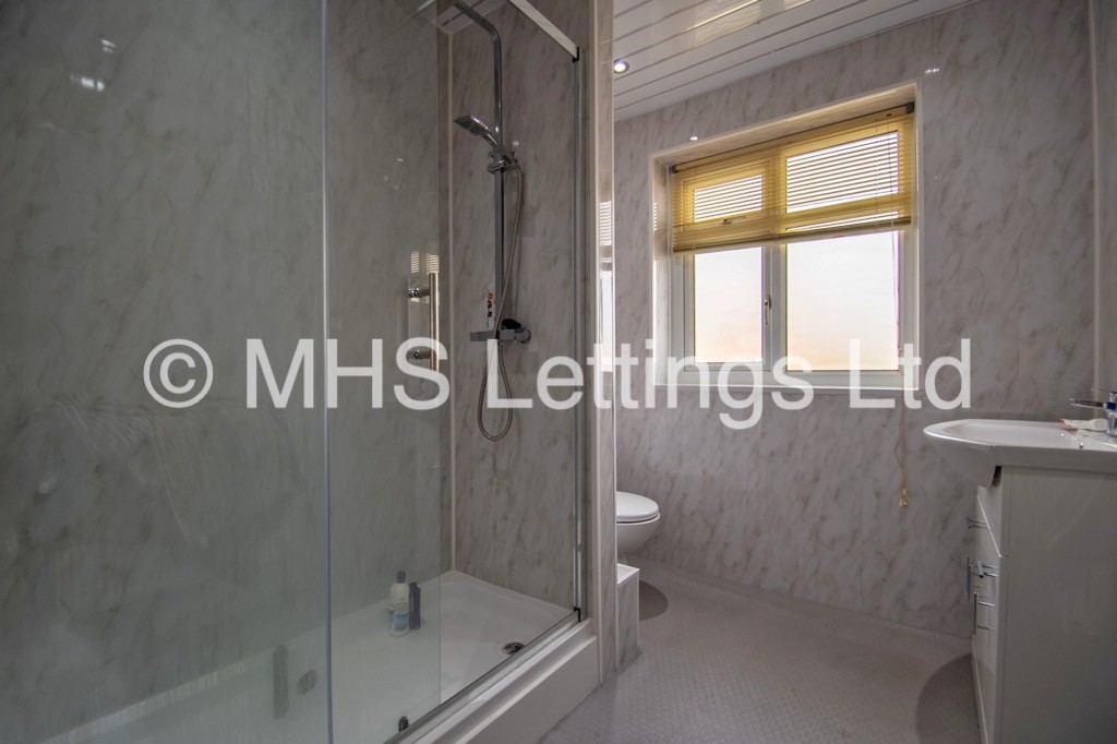 Photo of 4 Bedroom Semi-Detached House in 32 St. Chads View, Leeds, LS6 3PE