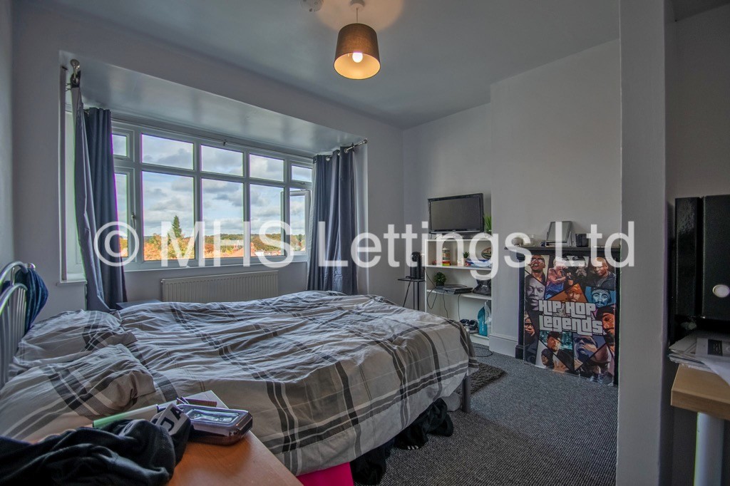 Photo of 4 Bedroom Semi-Detached House in 32 St. Chads View, Leeds, LS6 3PE