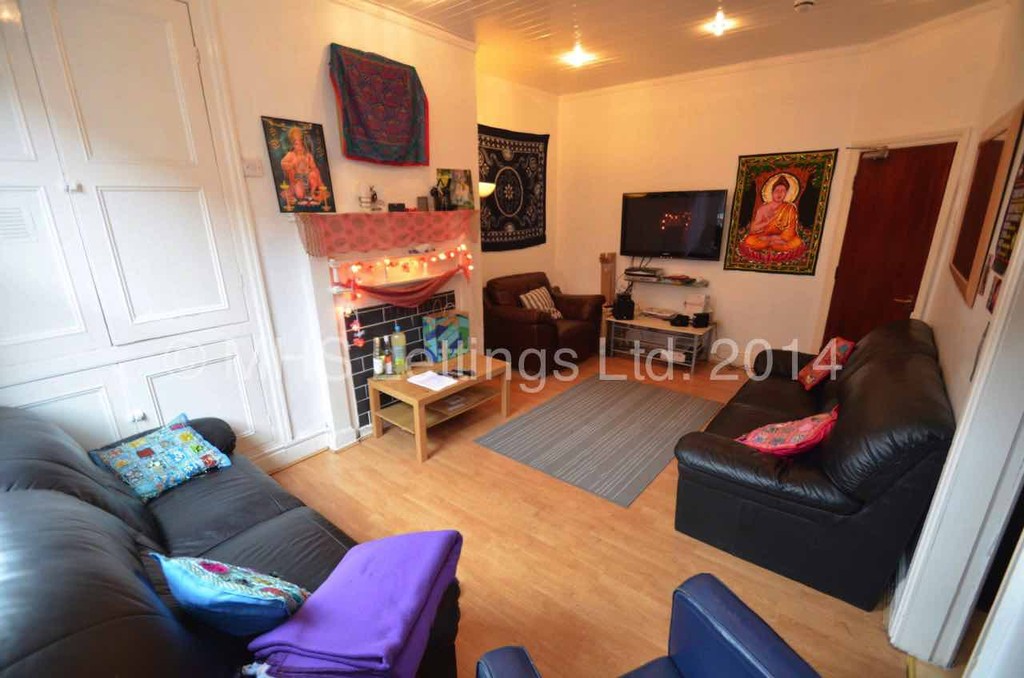 Photo of 14 Bedroom Mid Terraced House in 47-49 Richmond Avenue, Leeds, LS6 1DB
