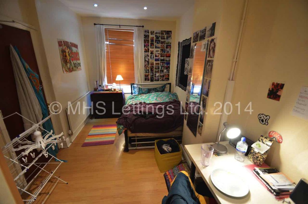 Photo of 14 Bedroom Mid Terraced House in 47-49 Richmond Avenue, Leeds, LS6 1DB