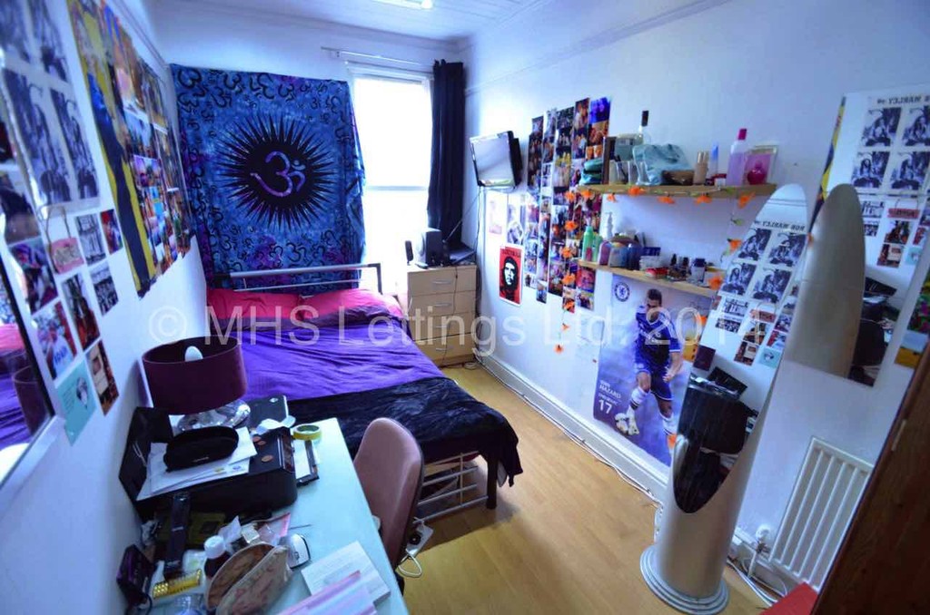 Photo of 14 Bedroom Mid Terraced House in 47-49 Richmond Avenue, Leeds, LS6 1DB