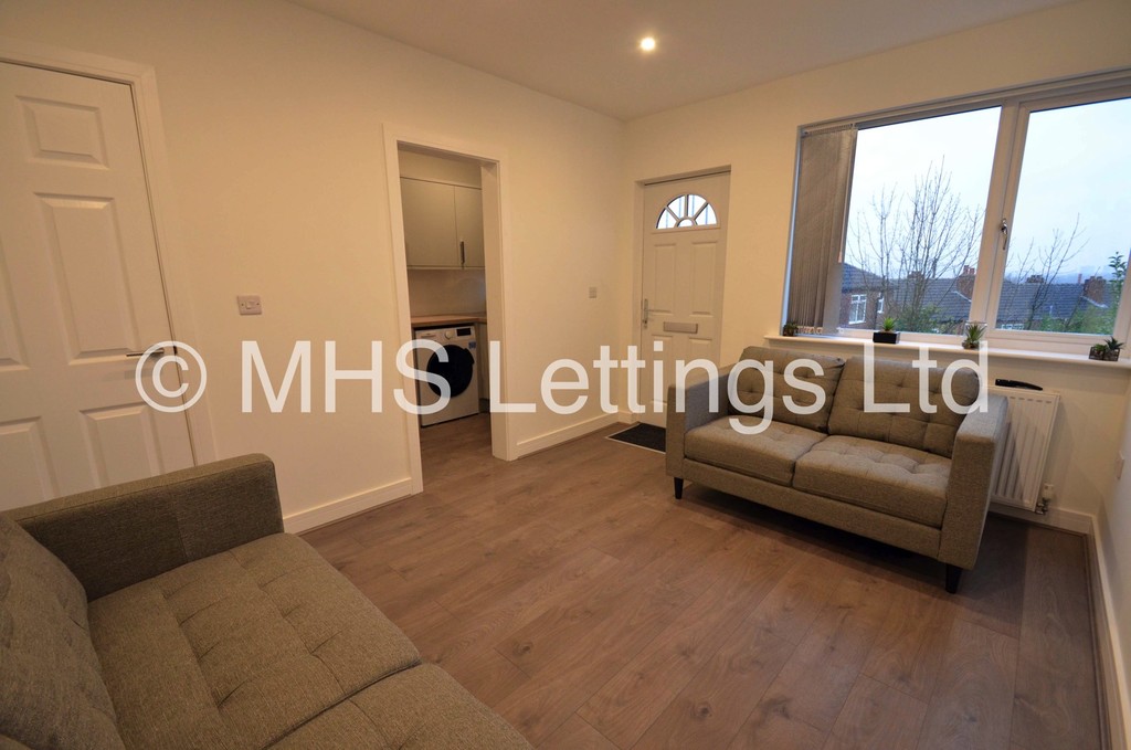Photo of 3 Bedroom Mid Terraced House in 23 Kelso Gardens, Leeds, LS2 9PS