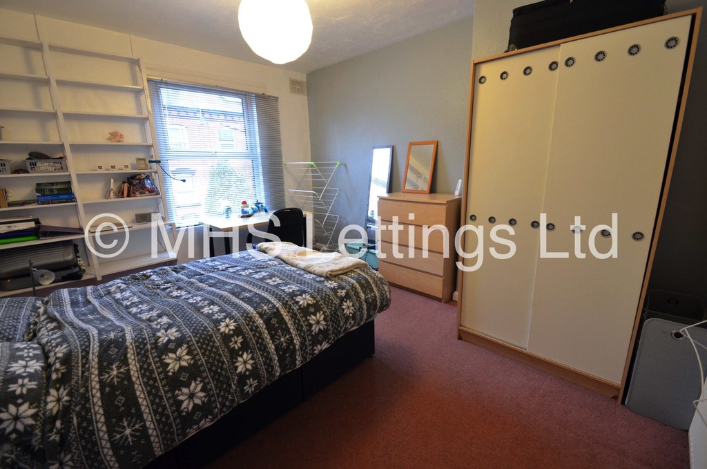 Photo of 3 Bedroom Mid Terraced House in 4 Granby Terrace, Leeds, LS6 3BB