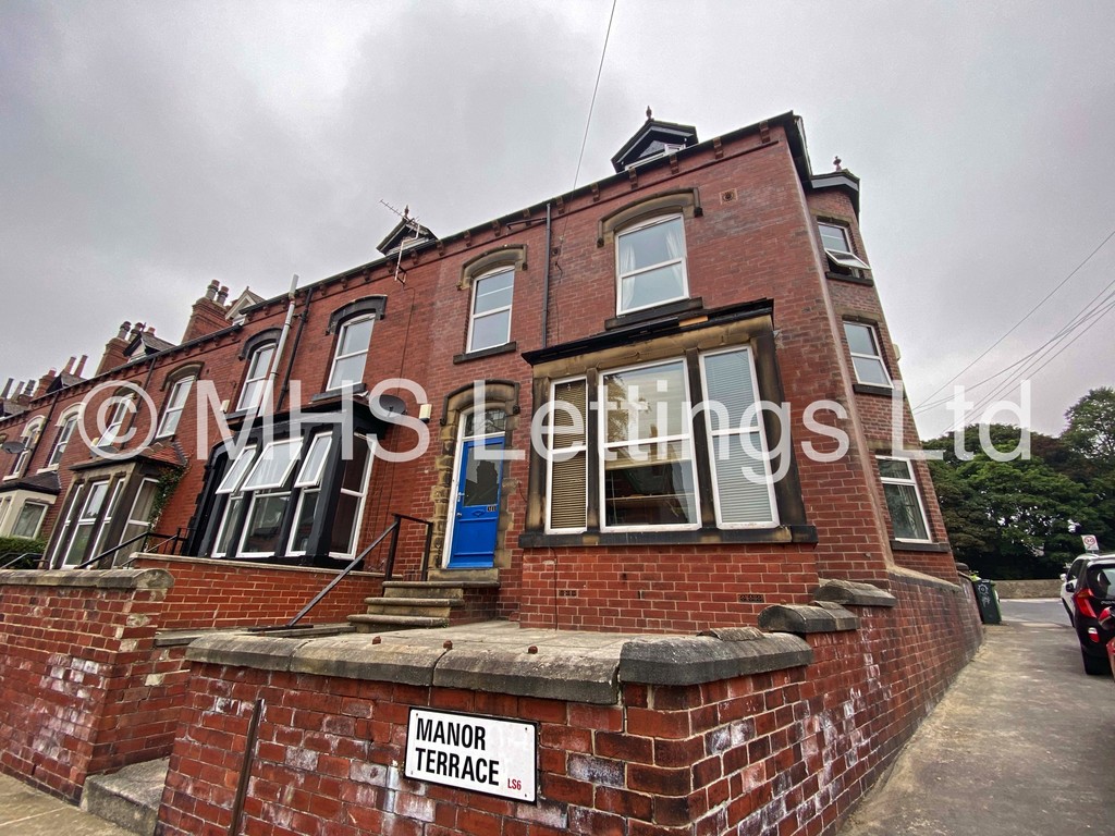 Photo of 9 Bedroom Mid Terraced House in 31 Manor Terrace, Leeds, LS6 1BU