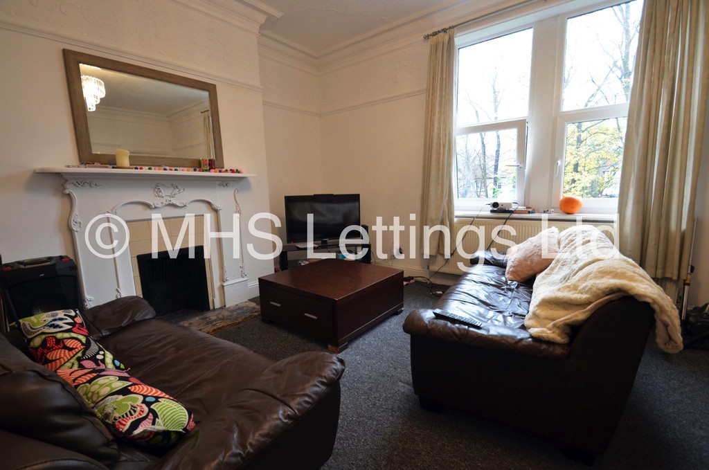 Photo of 5 Bedroom Semi-Detached House in 152 Otley Road, Leeds, LS16 5JX