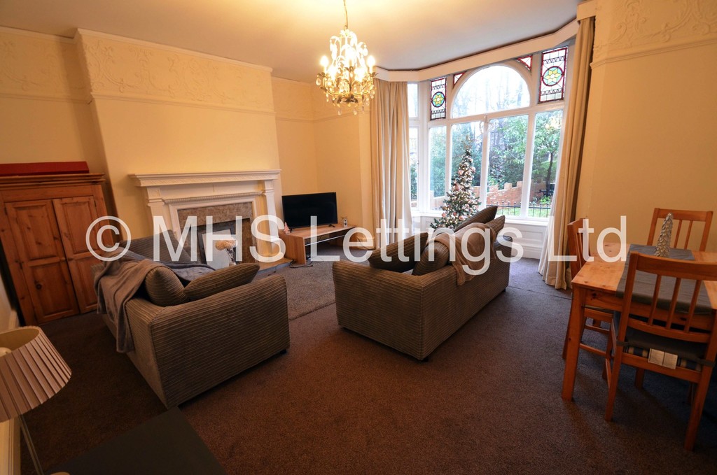 Photo of 2 Bedroom Semi-Detached House in 152a Otley Road, Leeds, LS16 5JX