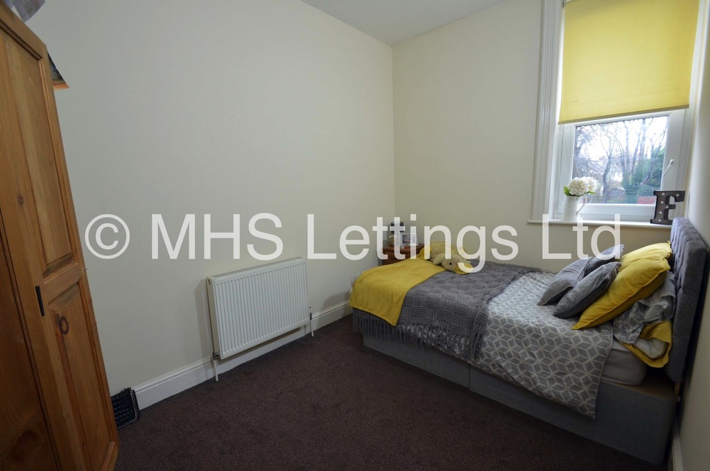 Photo of 2 Bedroom Semi-Detached House in 152a Otley Road, Leeds, LS16 5JX