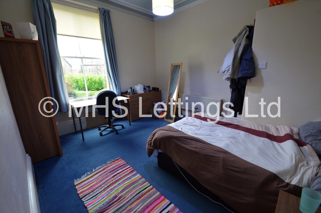 Photo of 7 Bedroom Mid Terraced House in 27 St. Michaels Road, Leeds, LS6 3BG