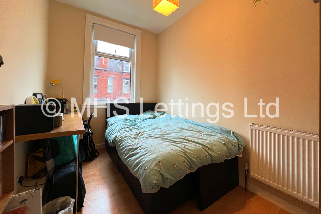 Photo of 5 Bedroom Mid Terraced House in 3 Lucas Street, Leeds, LS6 2JD
