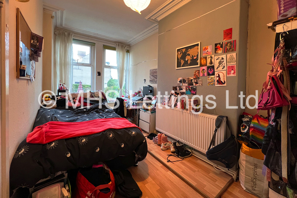 Photo of 5 Bedroom Mid Terraced House in 3 Lucas Street, Leeds, LS6 2JD